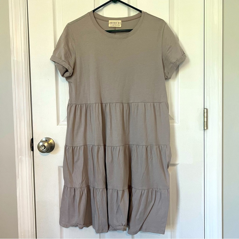 Dress Up | Size M gray t shirt dress